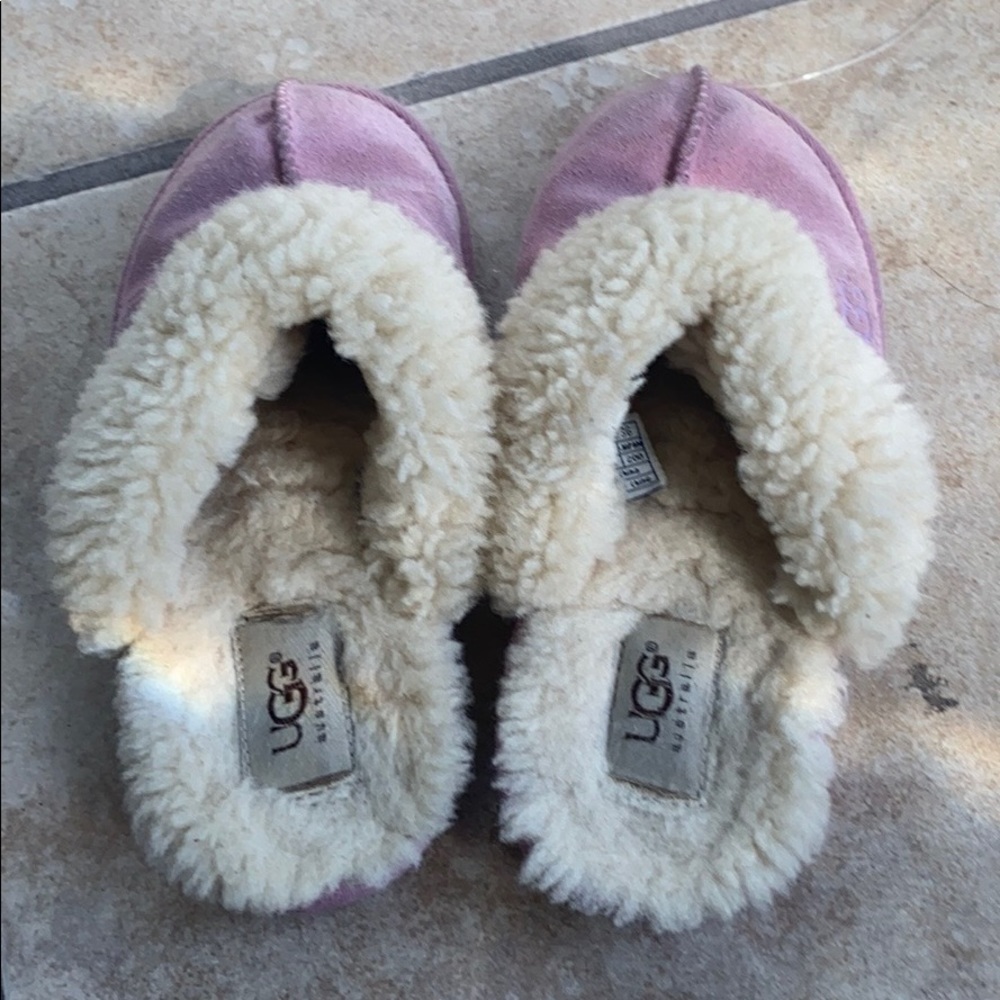 UGG SLIPPERS